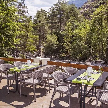 Les Jardins De La Glaciere Hotell