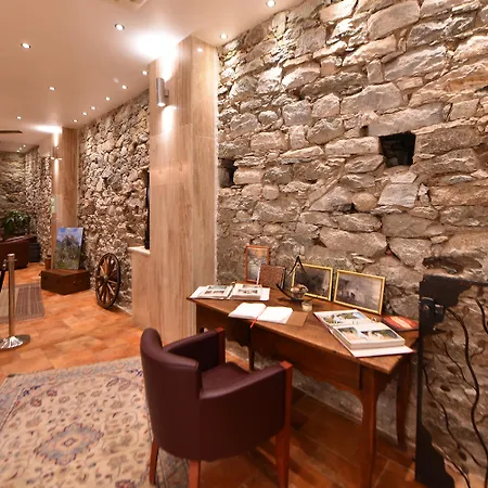 Les Jardins De La Glaciere Hotell 3*