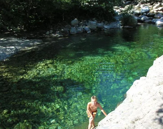Отель Les Jardins De La Glaciere