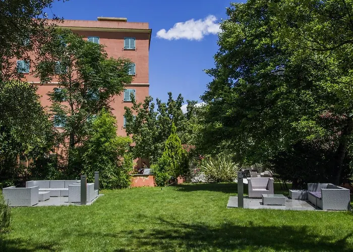 Les Jardins De La Glaciere Отель 3*