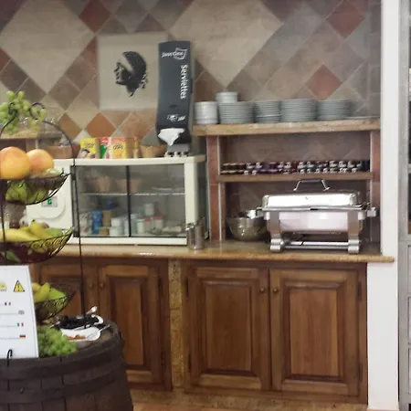 德拉格拉西耶花园酒店 酒店 3*