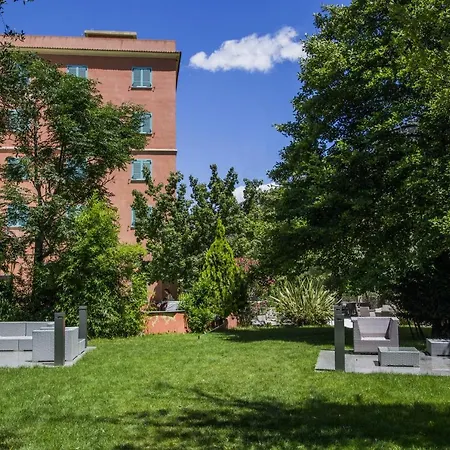 Les Jardins De La Glaciere Hotel 3*