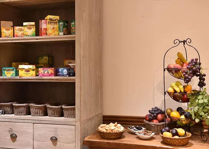 Les Jardins De La Glaciere מלון קורטה