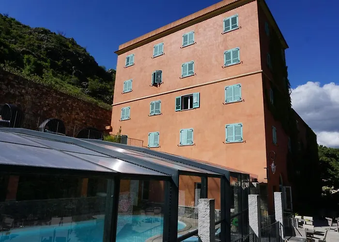 Les Jardins De La Glaciere 3* קורטה