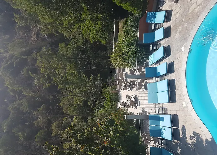 Les Jardins De La Glaciere Hotel