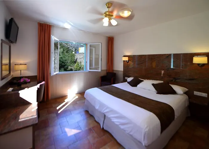 Les Jardins De La Glaciere 3*