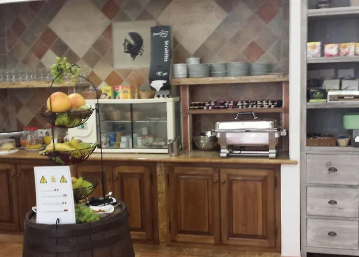 Les Jardins De La Glaciere Hotel 3*