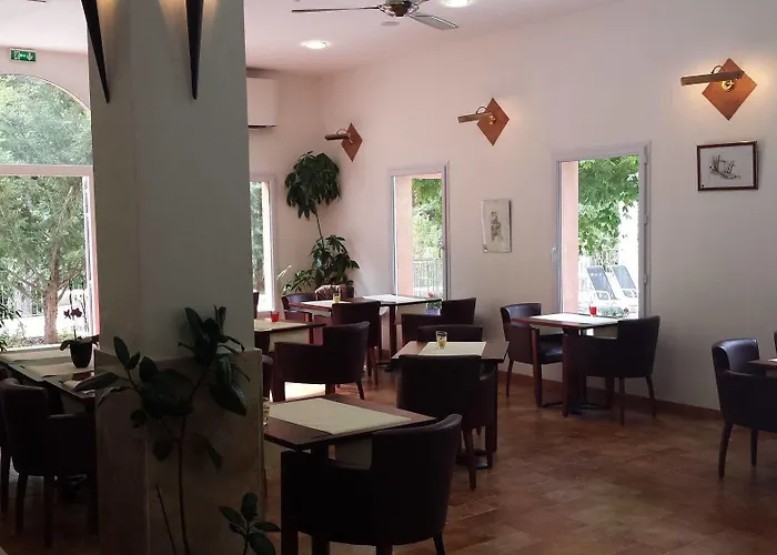 Les Jardins De La Glaciere